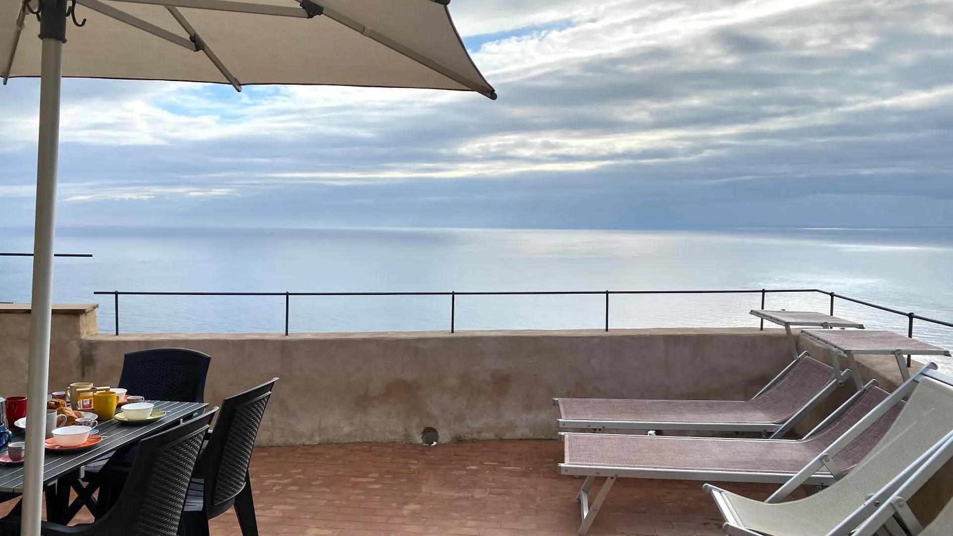 Gli Ulivi Della Monda Villa Finale Ligure
